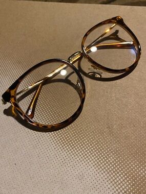 Women's Tortoiseshell Glasses